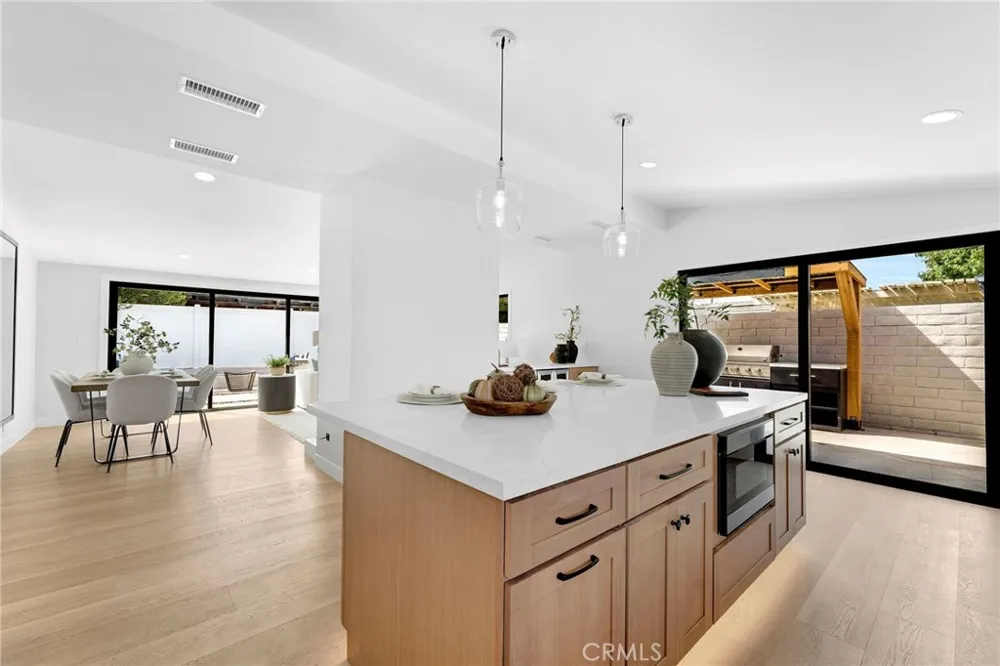 3064 Gibraltar Costa Mesa, CA 92626