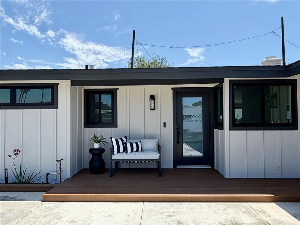3064 Gibraltar Costa Mesa, CA 92626
