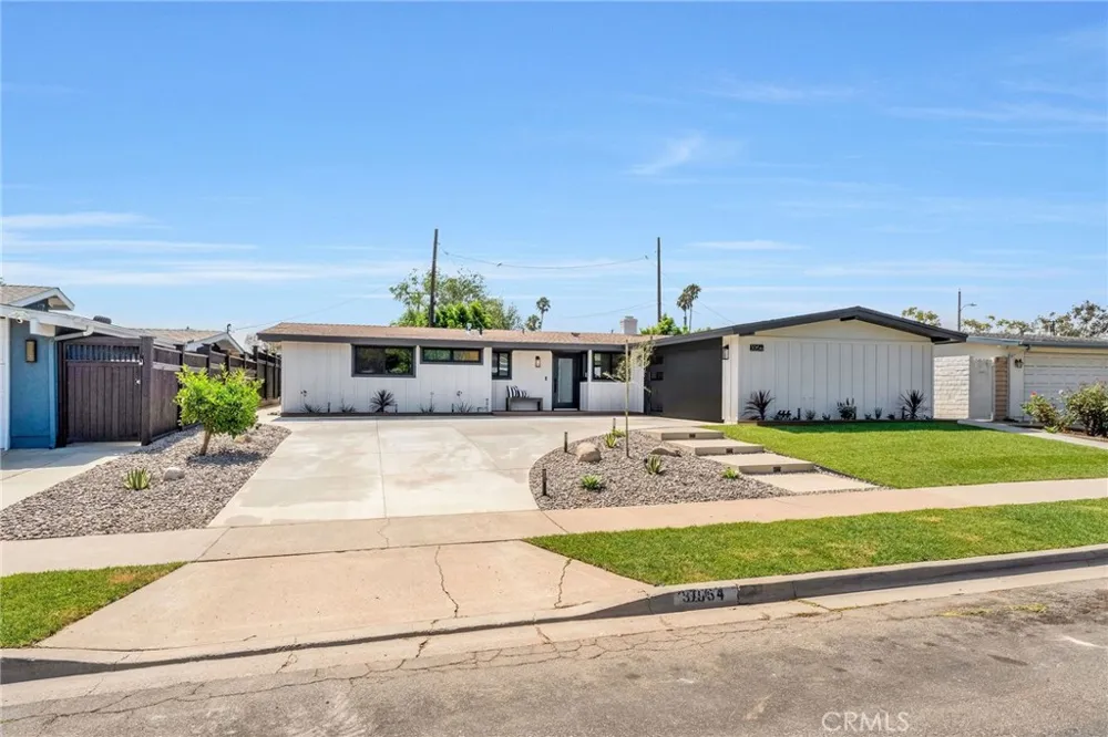 3064 Gibraltar Costa Mesa, CA 92626