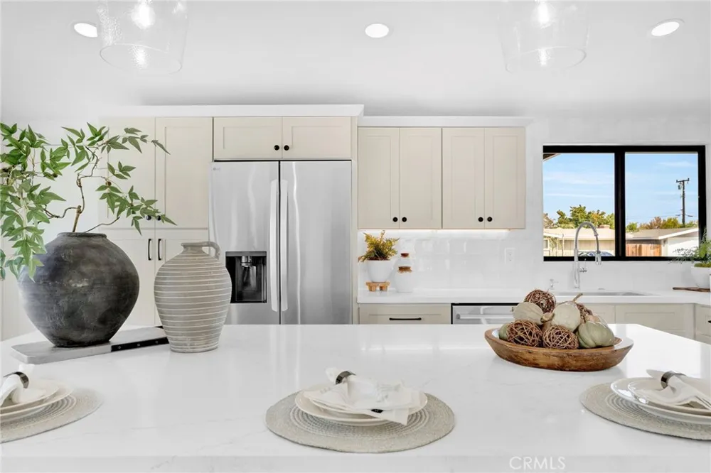 3064 Gibraltar Costa Mesa, CA 92626