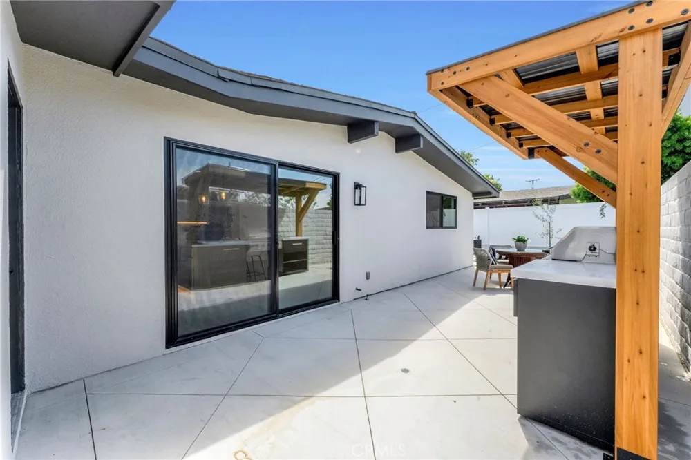 3064 Gibraltar Costa Mesa, CA 92626