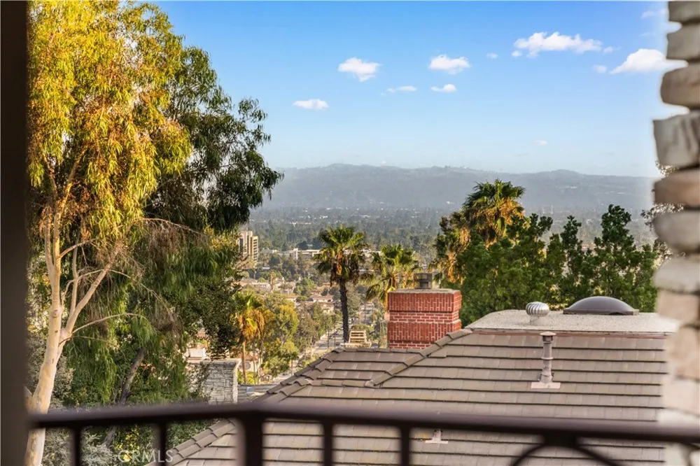 325 Terrace View Monrovia, CA 91016