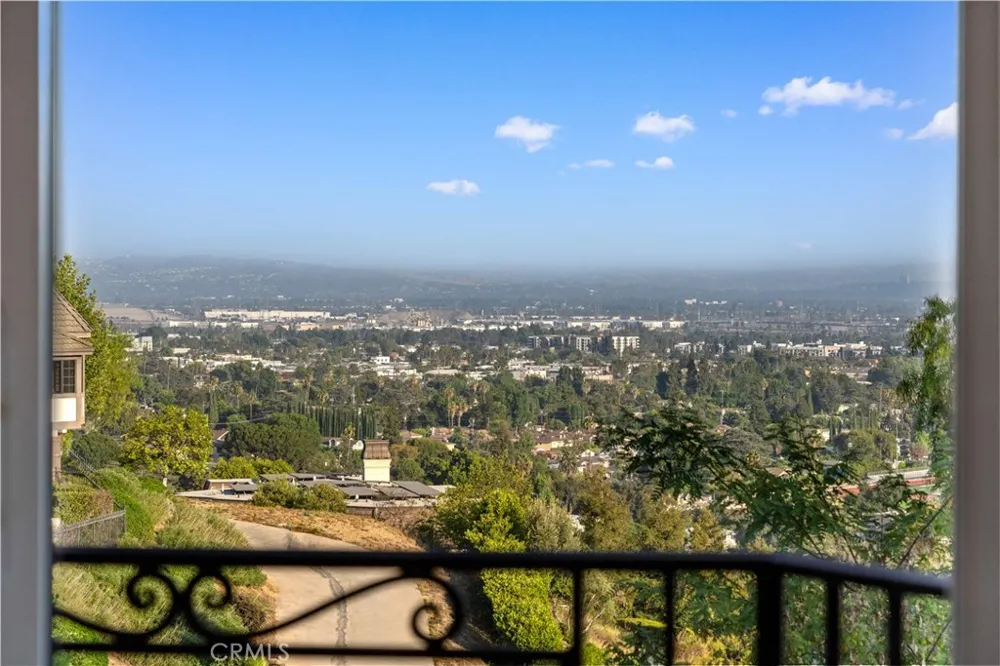 325 Terrace View Monrovia, CA 91016