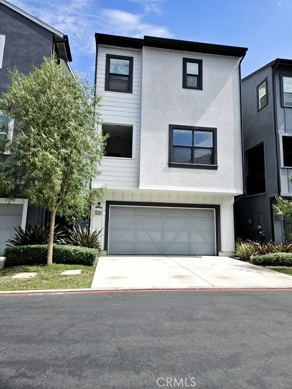 520 Caleigh Costa Mesa, CA 92627