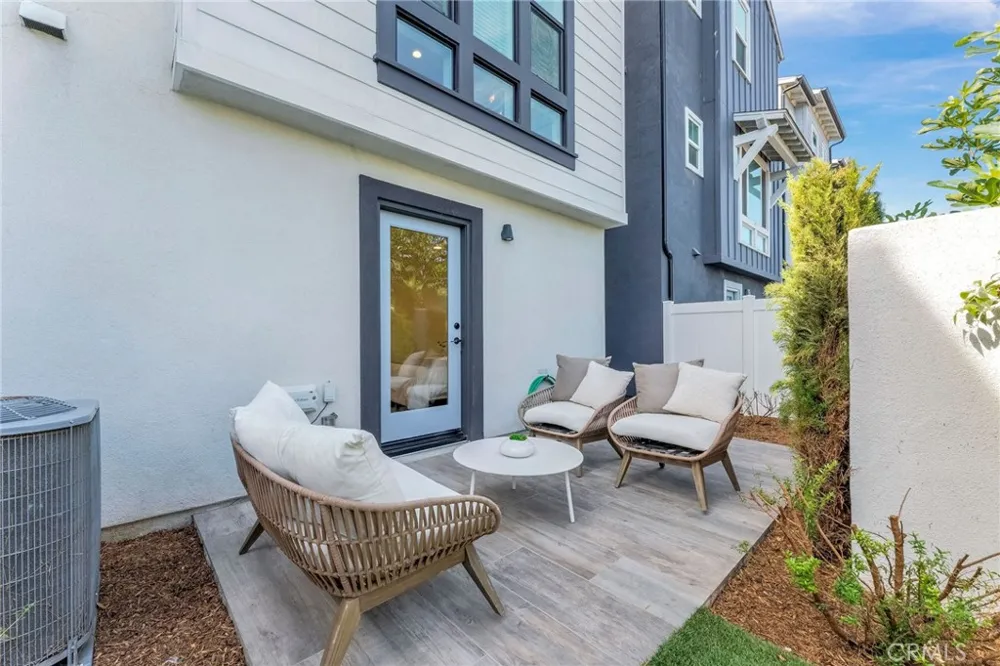 520 Caleigh Costa Mesa, CA 92627
