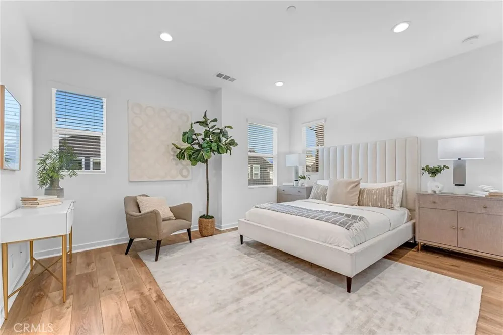 520 Caleigh Costa Mesa, CA 92627
