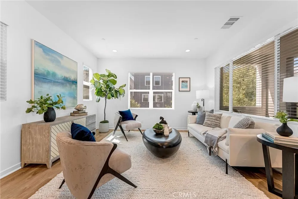 520 Caleigh Costa Mesa, CA 92627