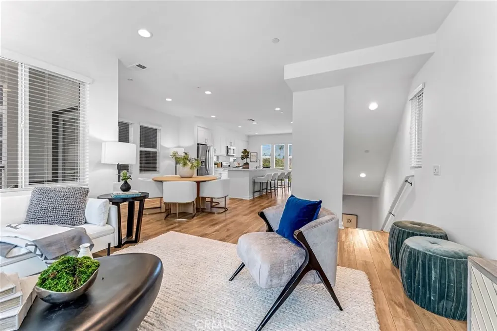 520 Caleigh Costa Mesa, CA 92627