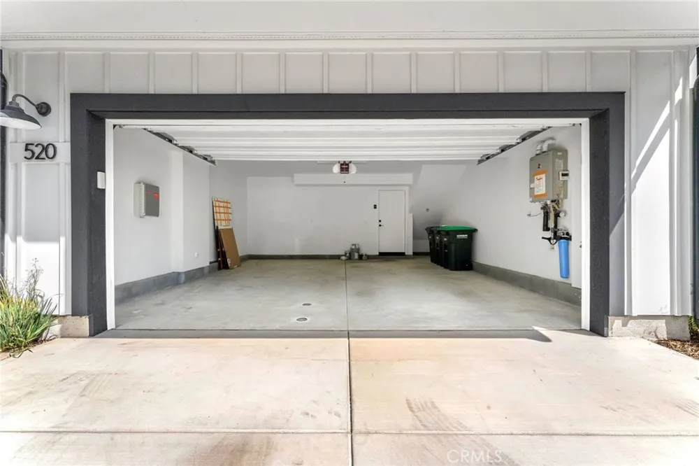 520 Caleigh Costa Mesa, CA 92627