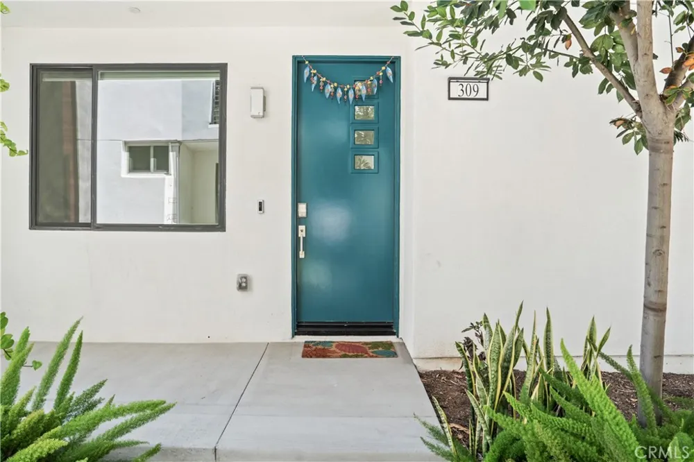 309 Lodestar Tustin, CA 92782