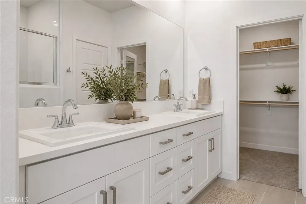 309 Lodestar Tustin, CA 92782