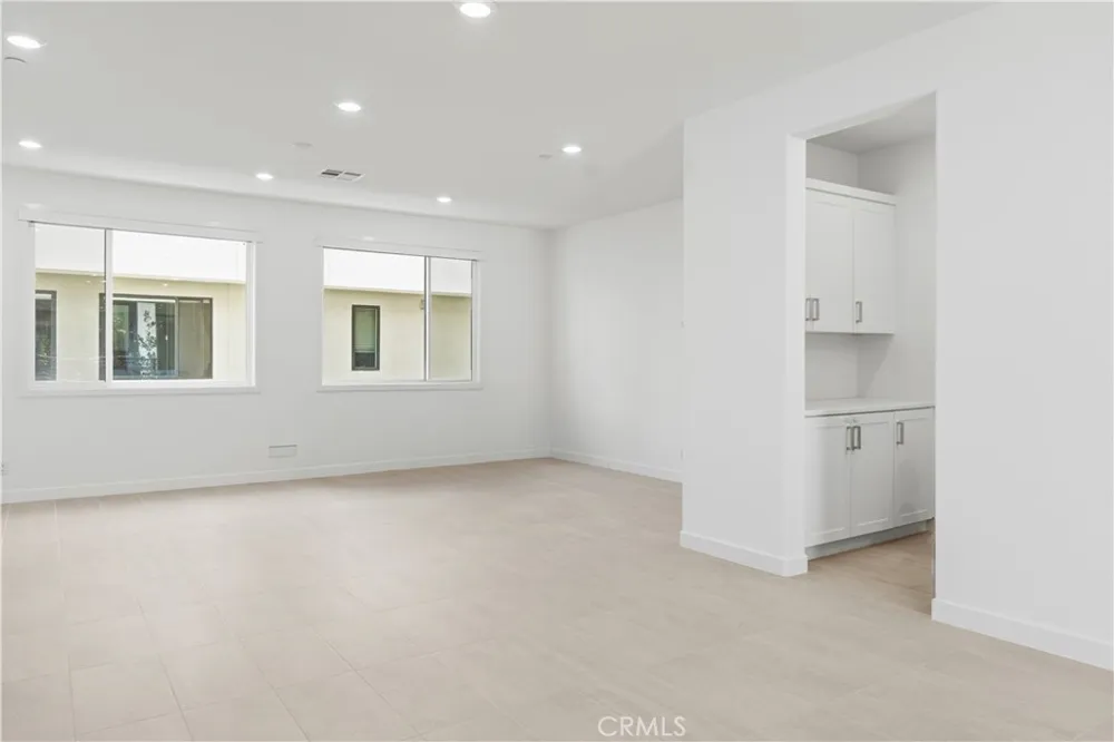 309 Lodestar Tustin, CA 92782