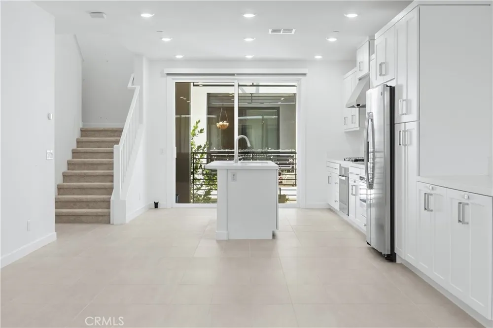 309 Lodestar Tustin, CA 92782