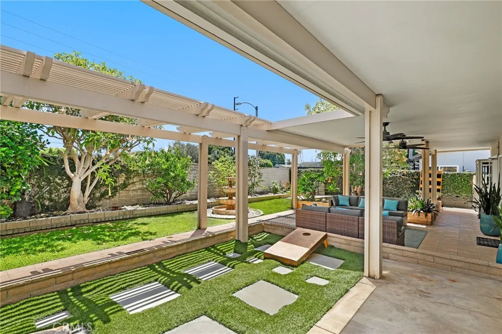 21052 Amberwick Lane Huntington Beach, CA 92646