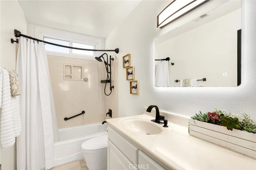 21052 Amberwick Lane Huntington Beach, CA 92646