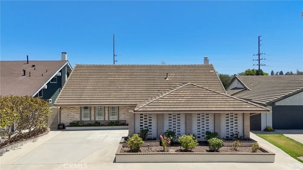 21052 Amberwick Lane Huntington Beach, CA 92646