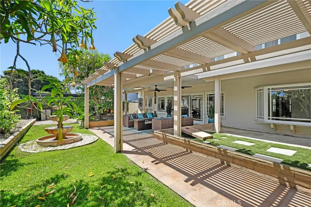21052 Amberwick Lane Huntington Beach, CA 92646