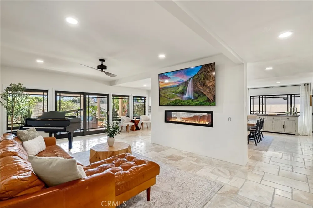21052 Amberwick Lane Huntington Beach, CA 92646