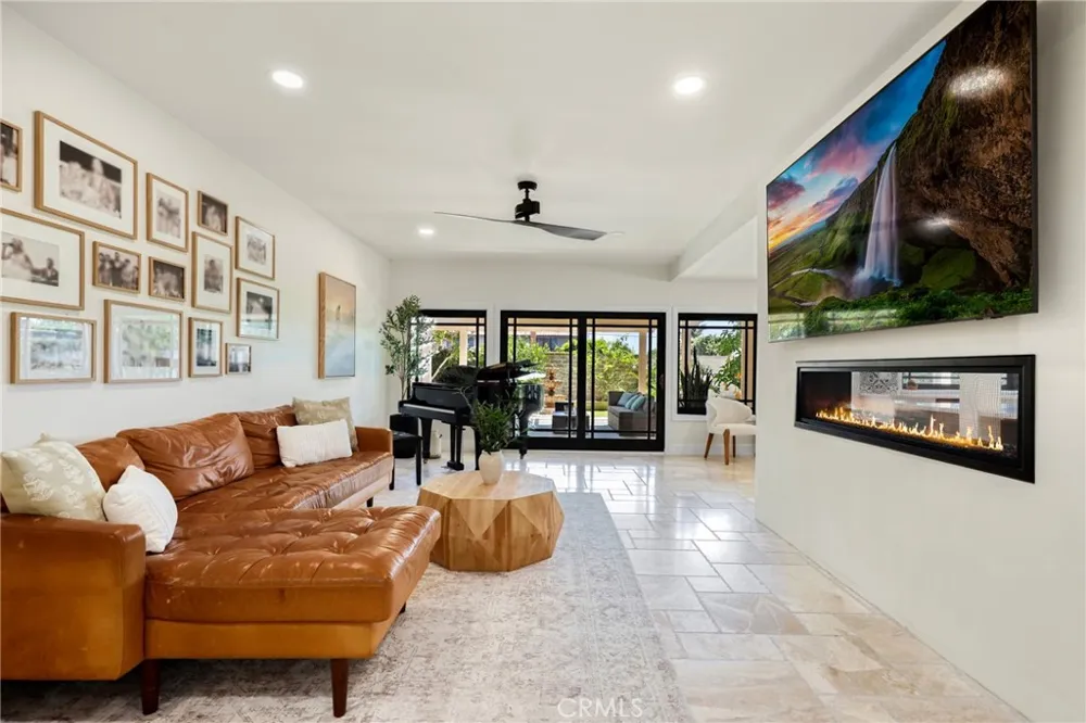 21052 Amberwick Lane Huntington Beach, CA 92646
