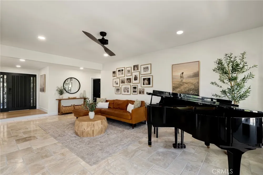 21052 Amberwick Lane Huntington Beach, CA 92646