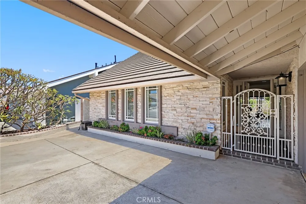 21052 Amberwick Lane Huntington Beach, CA 92646
