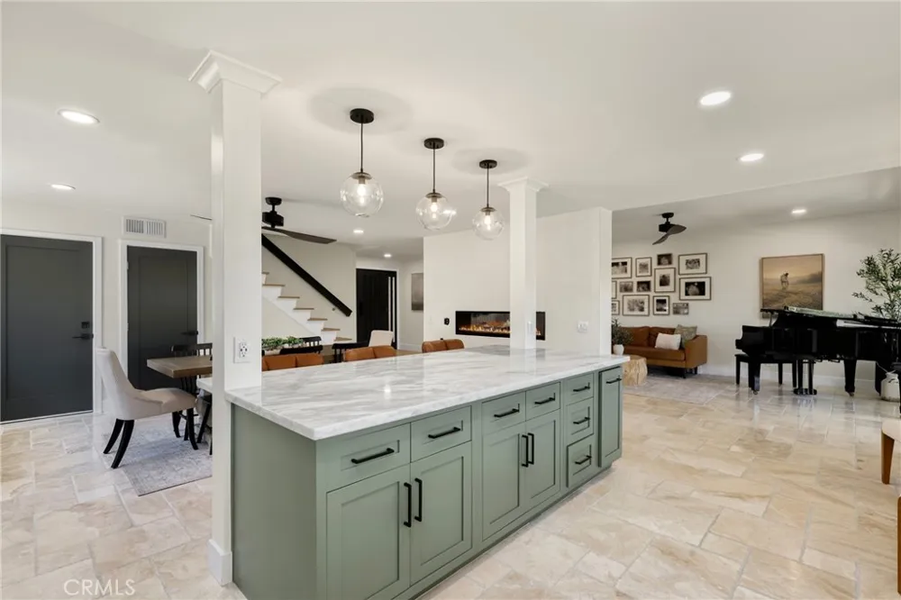 21052 Amberwick Lane Huntington Beach, CA 92646