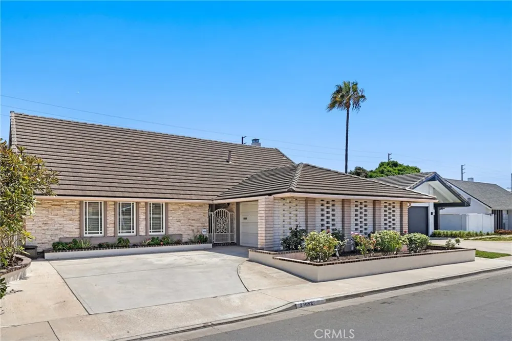 21052 Amberwick Lane Huntington Beach, CA 92646