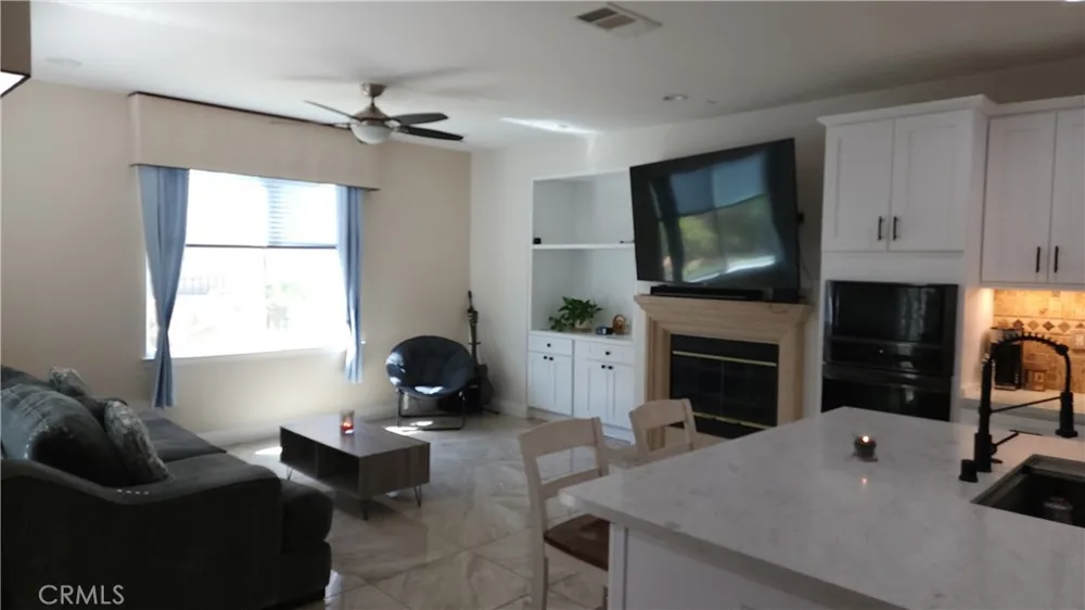 19820 Ellis Henry Court Newhall, CA 91321