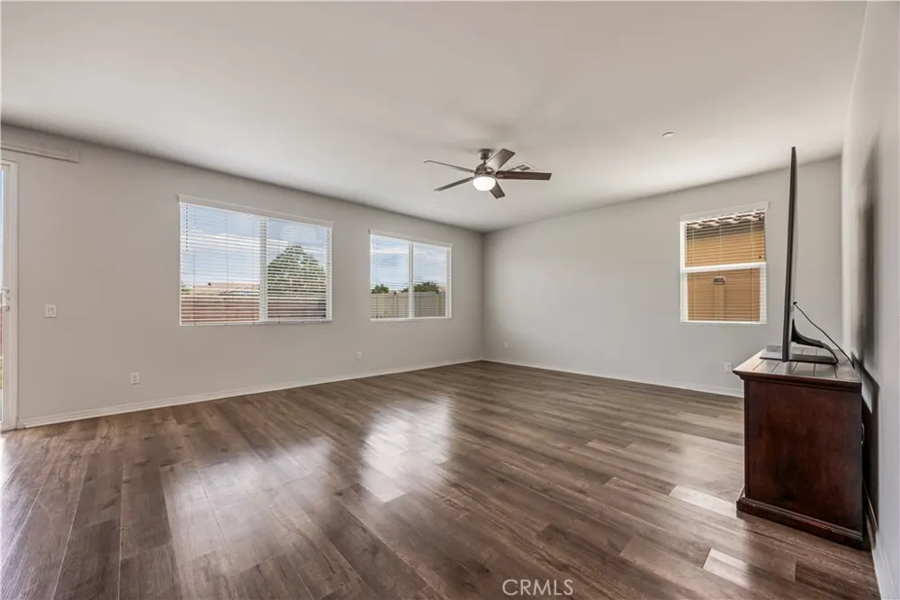29338 Sword Fern Lake Elsinore, CA 92530