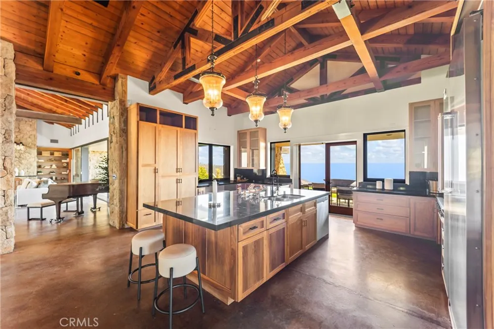 10936 Pacific View Malibu, CA 90265