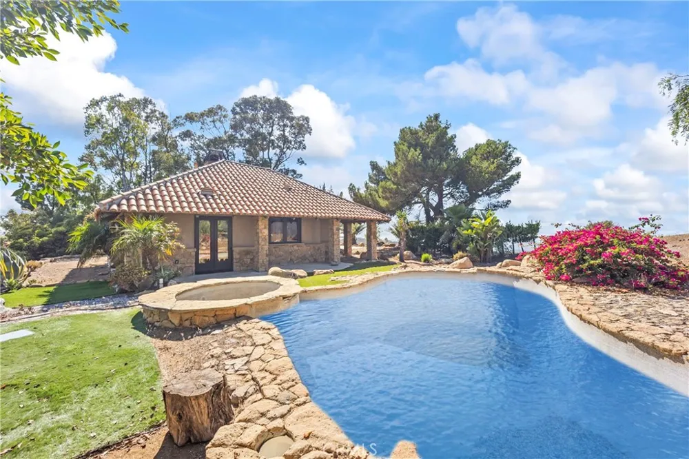10936 Pacific View Malibu, CA 90265