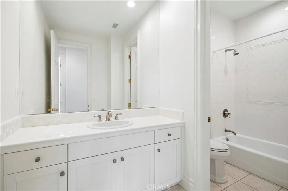 15 Jupiter Hills Drive Newport Beach, CA 92660