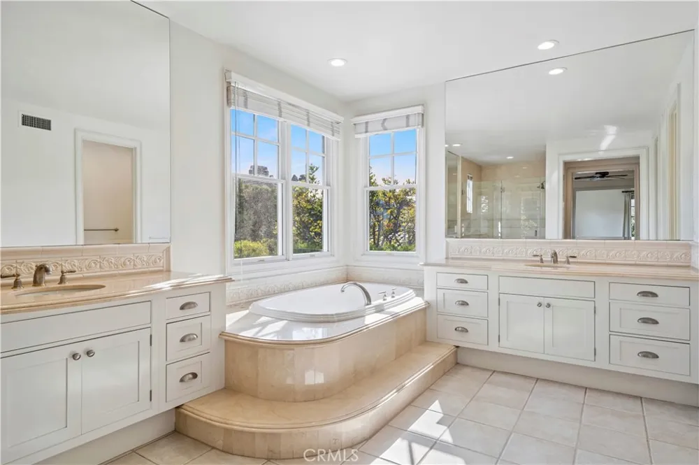 15 Jupiter Hills Drive Newport Beach, CA 92660
