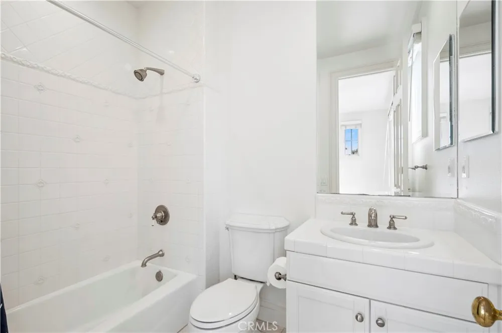 15 Jupiter Hills Drive Newport Beach, CA 92660