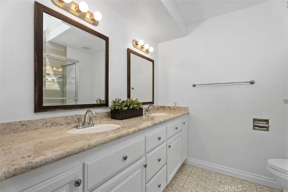 12 Satinwood Irvine, CA 92612