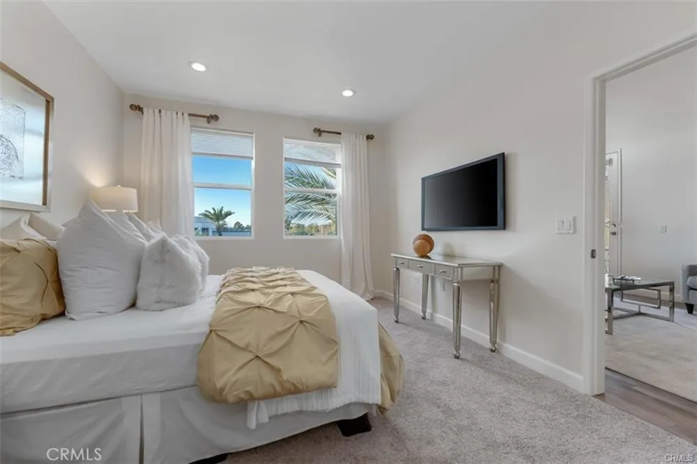 1434 Scholarship Irvine, CA 92612