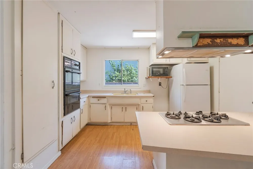 331 E. Olive Ave. La Habra, CA 90631