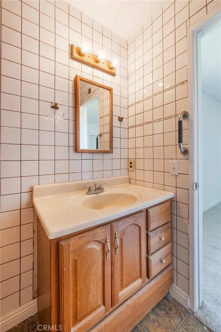 331 E. Olive Ave. La Habra, CA 90631