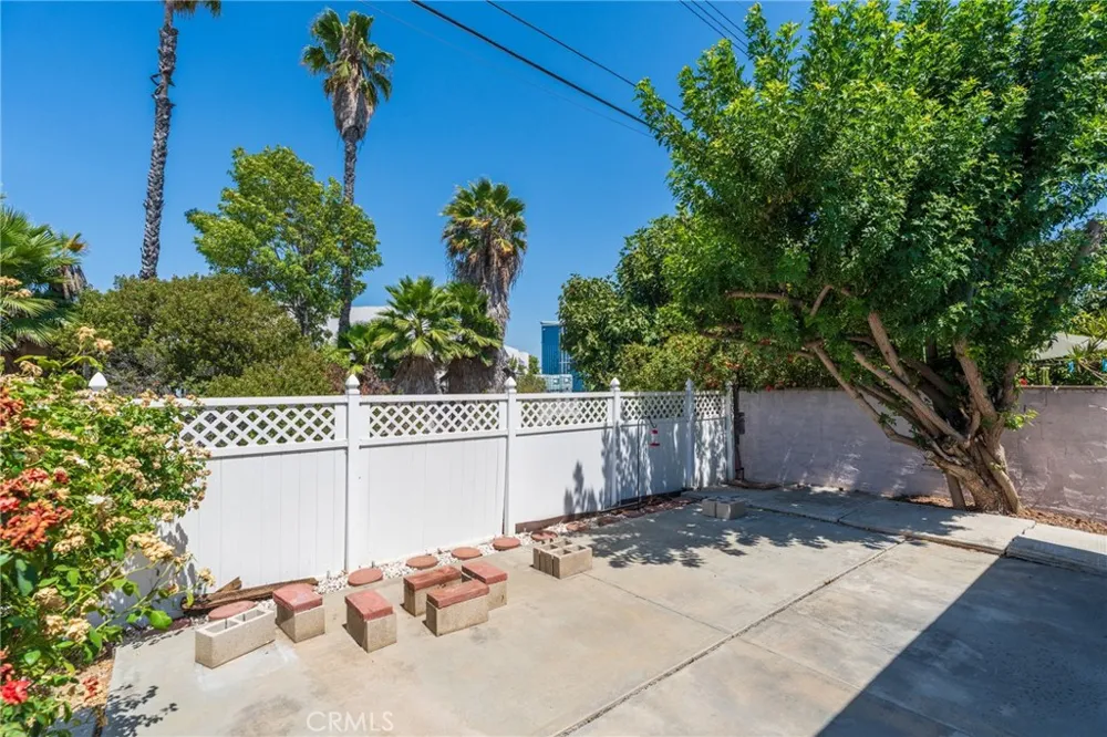 331 E. Olive Ave. La Habra, CA 90631