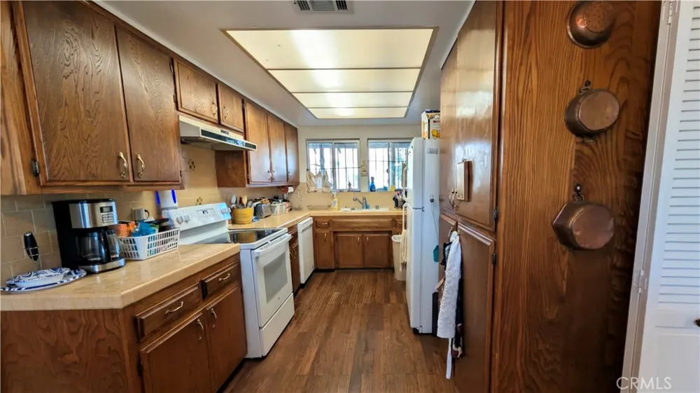 42151 Crest Hemet, CA 92544