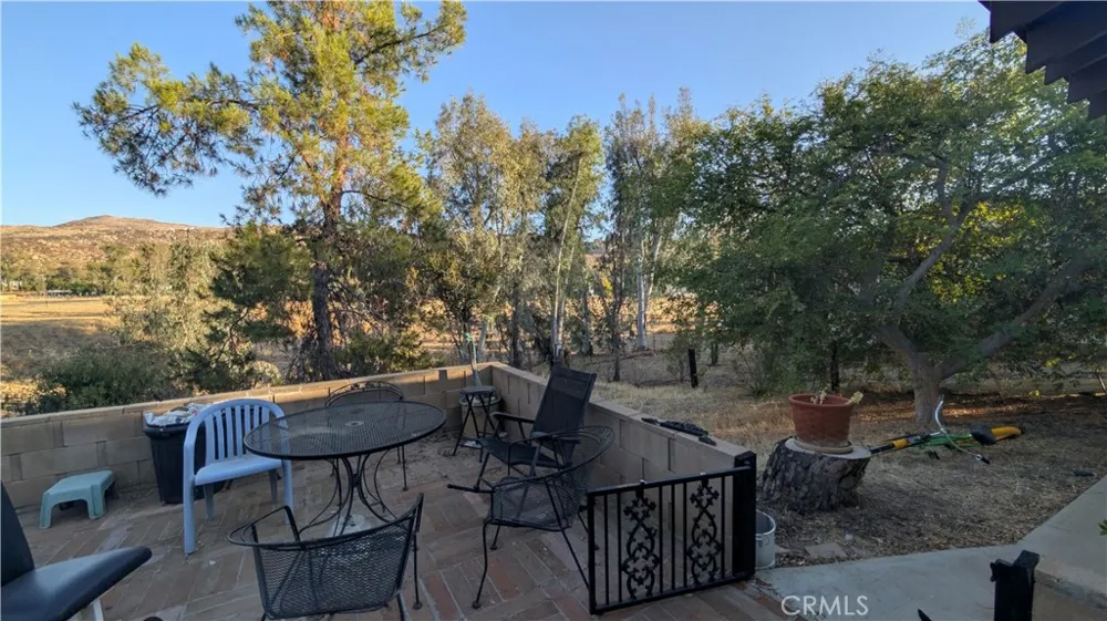 42151 Crest Hemet, CA 92544