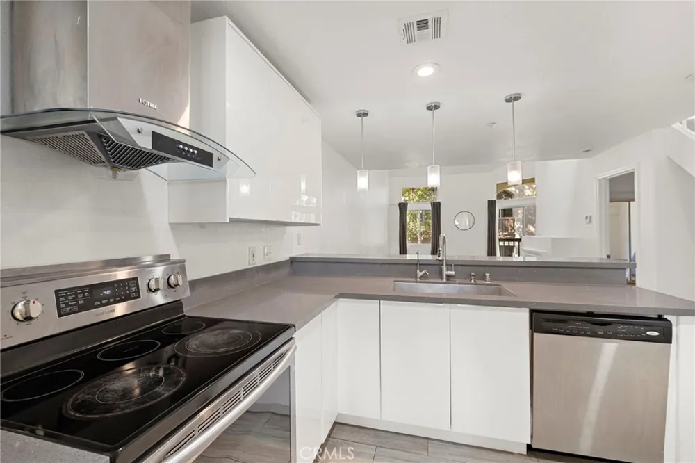2960 Champion Way #410 Tustin, CA 92782