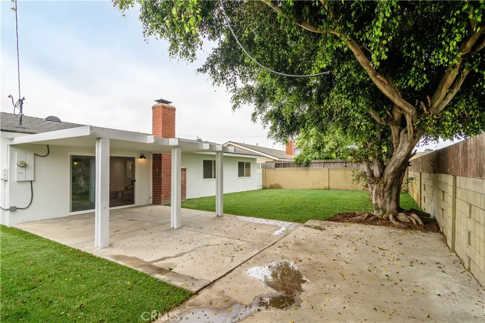 5382 Christal Garden Grove, CA 92845
