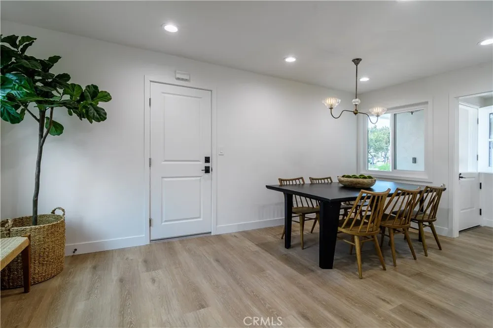 5382 Christal Garden Grove, CA 92845