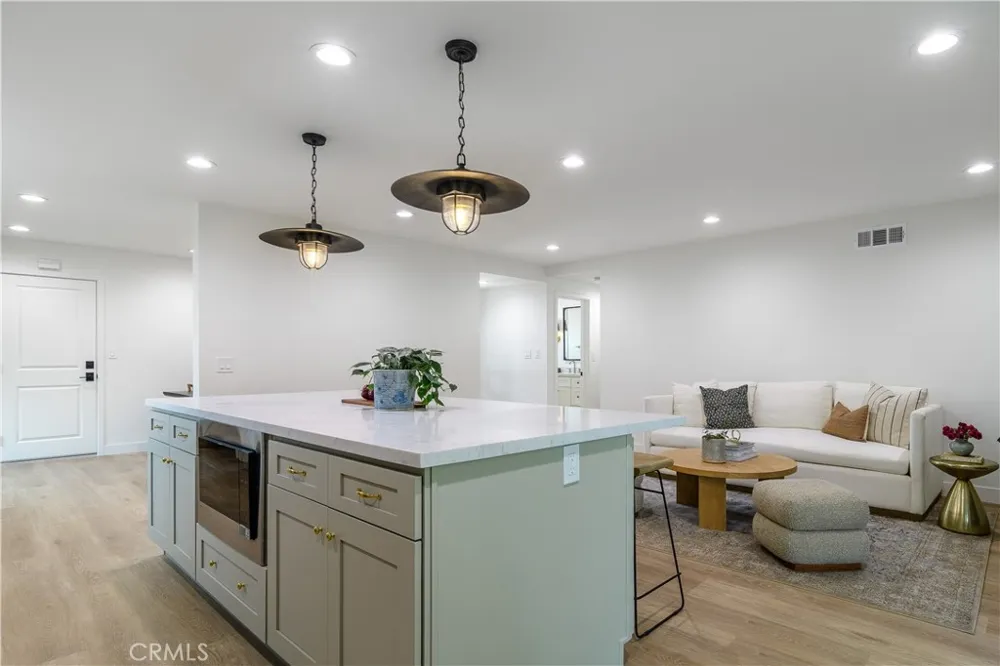 5382 Christal Garden Grove, CA 92845