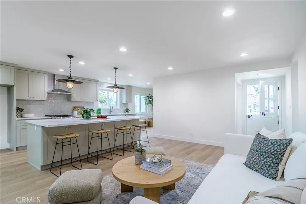 5382 Christal Garden Grove, CA 92845