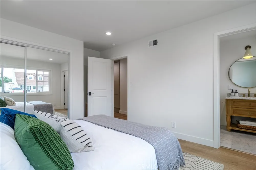 5382 Christal Garden Grove, CA 92845