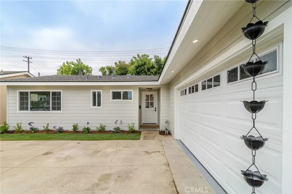 5382 Christal Garden Grove, CA 92845