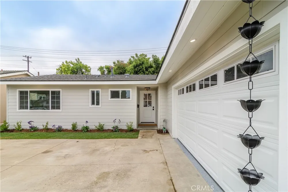 5382 Christal Garden Grove, CA 92845