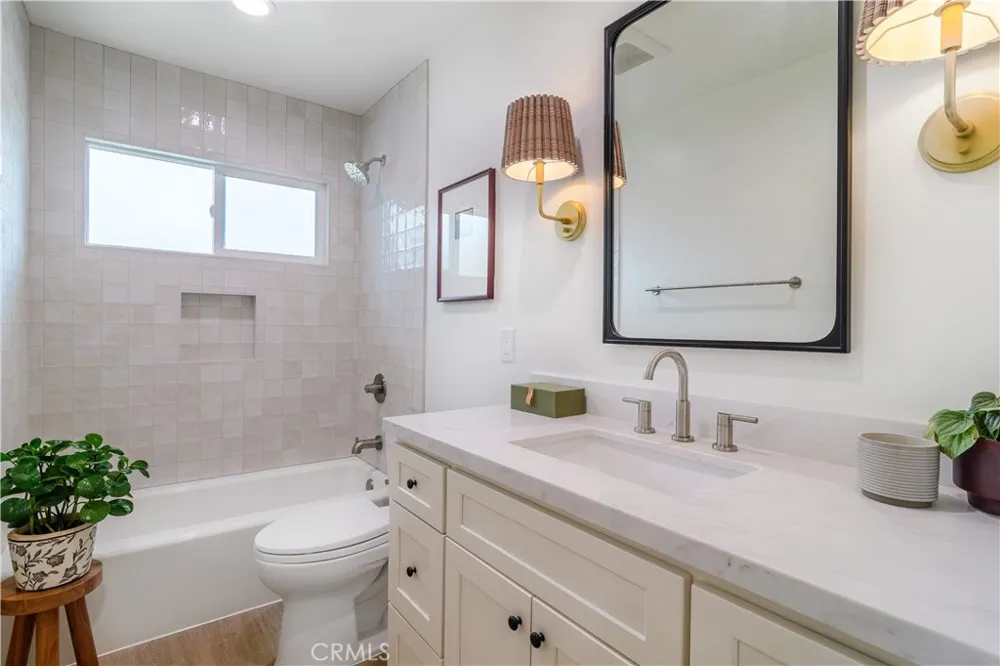 5382 Christal Garden Grove, CA 92845